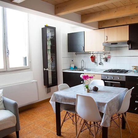 Porta Galliera Apartment Болонья Екстер'єр фото